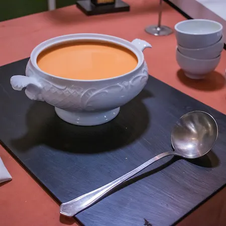 Yit纯正之路酒店